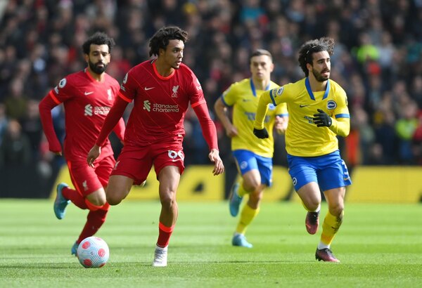 El Liverpool le gana al Brighton y le pisa los talones al City