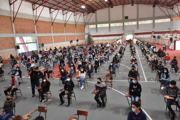 Itaipu divulgará el lunes los resultados para acceder a las becas universitarias - .::Agencia IP::.