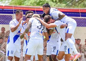 Los dos futbolistas paraguayos que se lucen en una liga del exterior