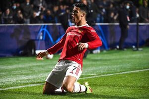Cristiano Ronaldo se convierte en el máximo goleador de la historia en partidos oficiales - Fútbol - ABC Color