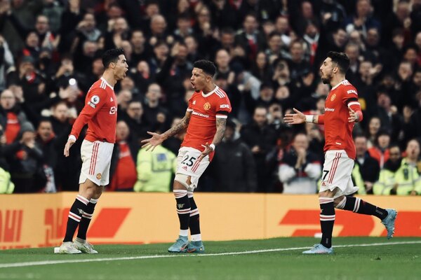 Cristiano Ronaldo hace historia y permite soñar al Manchester con puestos de Champions