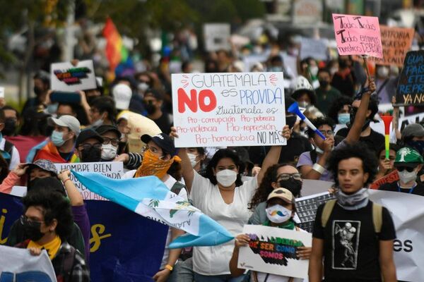 Jóvenes guatemaltecos se manifiestan contra polémica ley sobre el aborto - Mundo - ABC Color