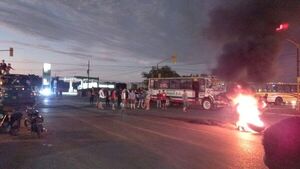 Bloquean cruce de ruta PY01 con desvío a Villeta contra suba de combustibles - Nacionales - ABC Color