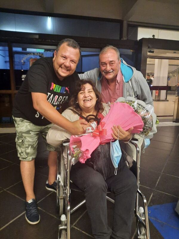 Luego de 46 años vuelve a tener contacto con su hermana gracias a las redes sociales - Nacionales - ABC Color