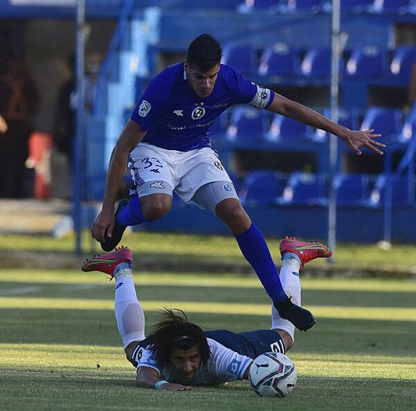 Sol de América 1-Resistencia 1: embocaron en el arco equivocado - Fútbol - ABC Color