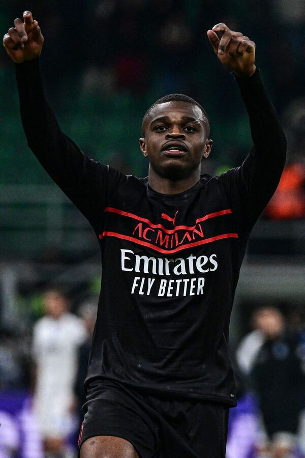 Milan sufre, pero consolida su liderato en Italia - Fútbol - ABC Color