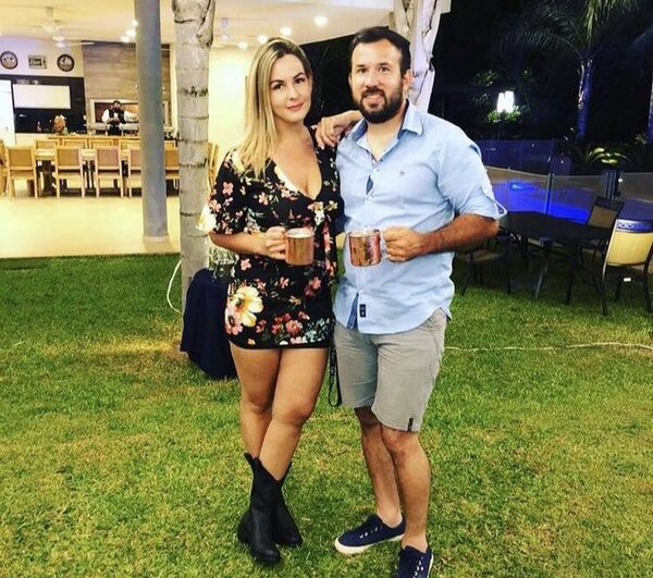 Le dijeron cornudo y respondió: “¿Por casa como andamos?”
