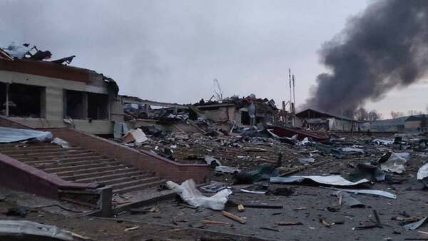Diario HOY | Rusia ataca base militar afuera de Leópolis en Ucrania