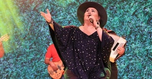 Lizza Bogado y su canto por la igualdad