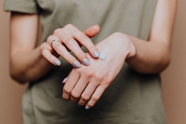 ¿Qué buscar en una crema para manos?