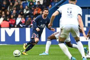 Pitos contra Messi y Neymar en el Parque de Los Príncipes; Mbappé, absuelto - Fútbol Internacional - ABC Color