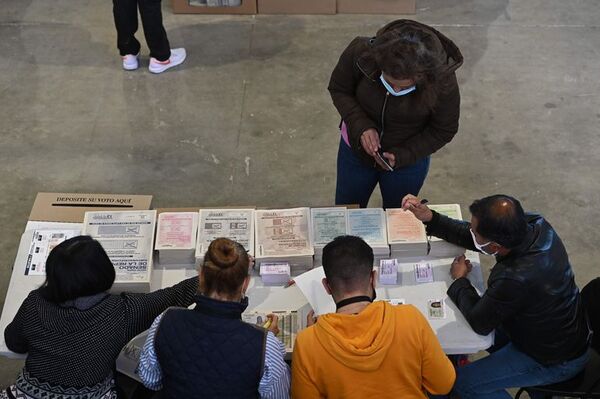 Los colegios electorales de Colombia abren para elegir al nuevo Congreso - Mundo - ABC Color