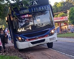 Iteños exigen mejor servicio de transporte público ante chatarras y abandono del tramo - Nacionales - ABC Color