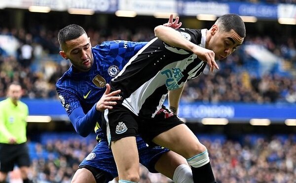 Almirón volvió a la titularidad, pero el Newcastle cayó ante Chelsea