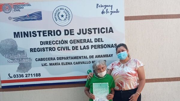 Abue de 81 caminó 5 km para sacarse la cédula
