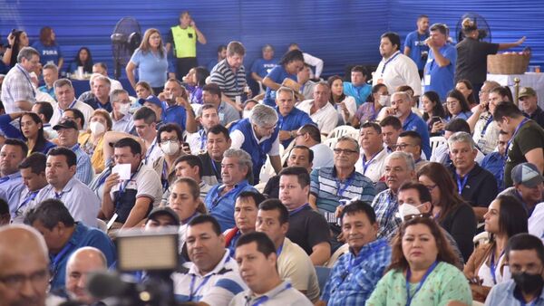 Llanismo se impone en primera votación de la convención del PLRA