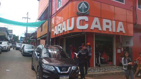 Banda de delincuentes asalta local comercial en mercado de abasto - La Clave