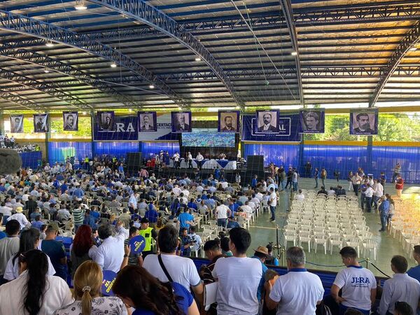 Liberales aprueban paridad en listas legislativas del partido - Nacionales - ABC Color