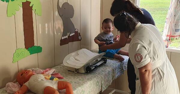 La Nación / Evaluar jugando: estudiantes de Medicina realizan su práctica con niños de guardería