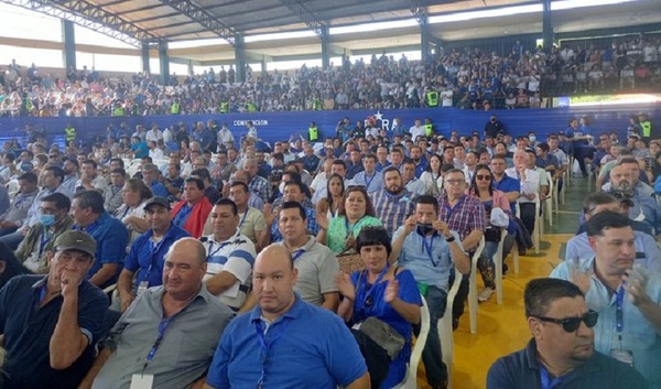 Rechazan balance de gestión de Efraín Alegre