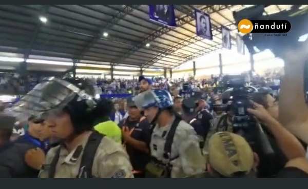 Convención del PLRA: fuertes incidentes durante debate sobre balance de Efraín - ADN Digital