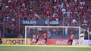Olimpia se queda con el clásico y el invicto de Cerro Porteño