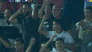Crónica / [VIDEO] El presi de Olimpia ¡alentó junto a los hinchas en La Nueva Olla!