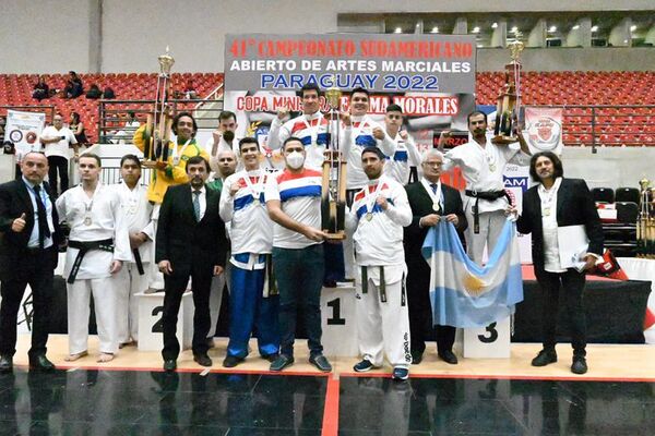 Paraguay, en lo más alto del Sudamericano de Artes Marciales - Polideportivo - ABC Color