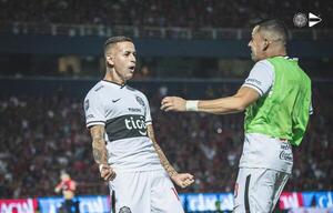 El Decano se adueñó del superclásico y le ganó al Ciclón en su casa por 2-0