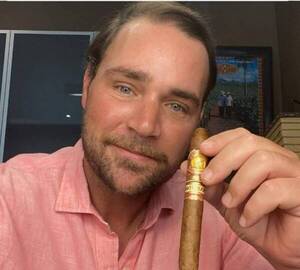 Diario HOY | Experto de reconocida marca de habanos llega a Paraguay