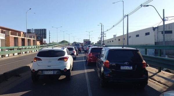 Crónica / En lalada contra suba de combustibles bloquean 4 Mojones