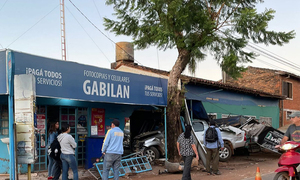 Conductor alcoholizado quedó incrustado contra un local comercial en San José de los Arroyos - OviedoPress