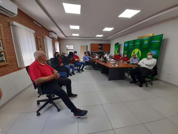AFD capacitó a funcionarios de la Cooperativa Mercado 4 - .::Agencia IP::.
