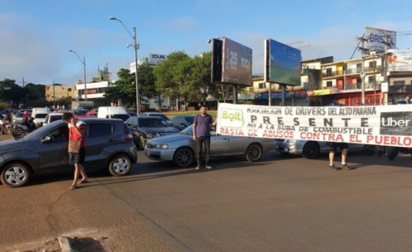 Trabajadores del volante se manifiestan con bloqueos parciales