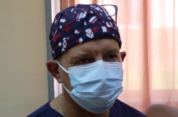 Traumatólogos de Clínicas proseguirán jornadas quirúrgicas con artroscopias de rodilla •