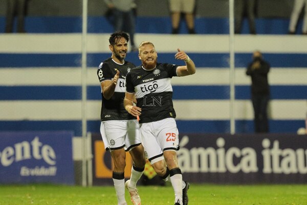 El peculiar festejó de Isidro Pitta por la victoria de Olimpia en el clásico