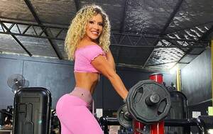 Crónica / [VIDEO] Nuevo baile hot de la "mamasita" del Instagram