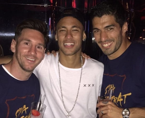 Suárez envía mensaje de apoyo a Messi y Ney, tras abucheos - La Prensa Futbolera