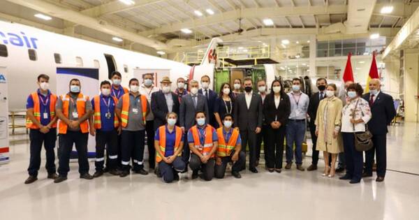 La Nación / Egresados en ingeniería aeronáutica trabajan en el primer centro de mantenimiento de aviones de Py