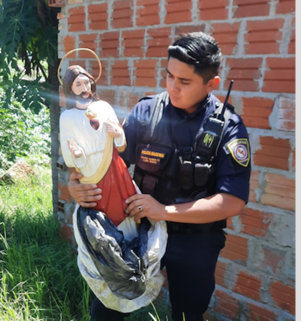 Hurtó imágenes y estatuillas de la iglesia de Villa Elisa y fue detenido