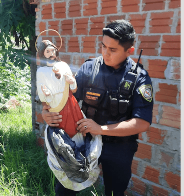 Un joven que robó imágenes y estatuillas de la iglesia de Villa Elisa, fué detenido – Prensa 5