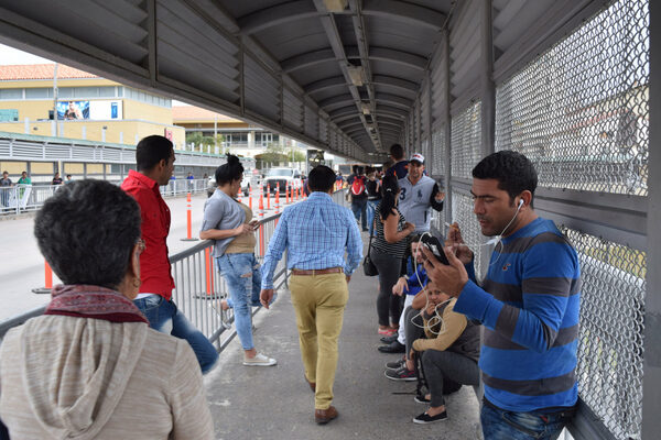 Tiroteos en fronteriza Nuevo Laredo obligan a cerrar puentes con EE.UU. - MarketData