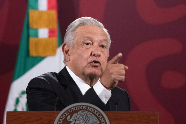López Obrador defiende su reforma eléctrica tras visita de ministro español - MarketData