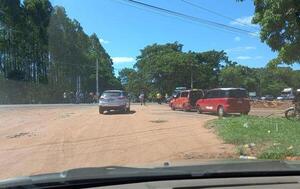 Taxistas, transportistas y docentes exigen disminución de precio de combustible en Coronel Oviedo – Prensa 5