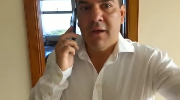 Friedmann agrede a periodista y sigue chicaneando para evitar audiencia preliminar - Noticiero Paraguay