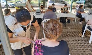 Ni la mitad de la población altoparanaense se inmunizó contra el COVID