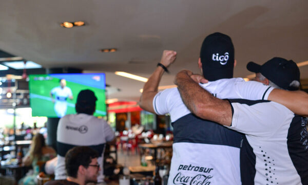 Tigo lanzó promoción y premió a hinchas de Cerro y Olimpia en el primer clásico del año