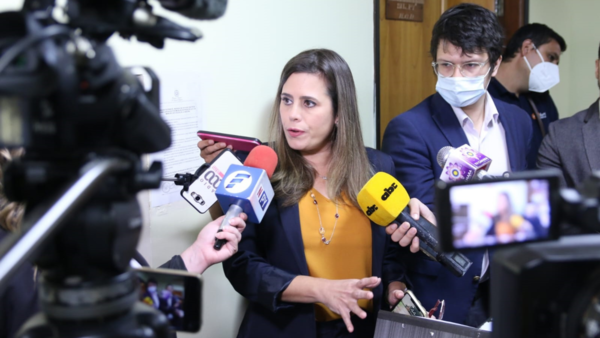 Kattya afirma que hay votos para juicio político - El Independiente