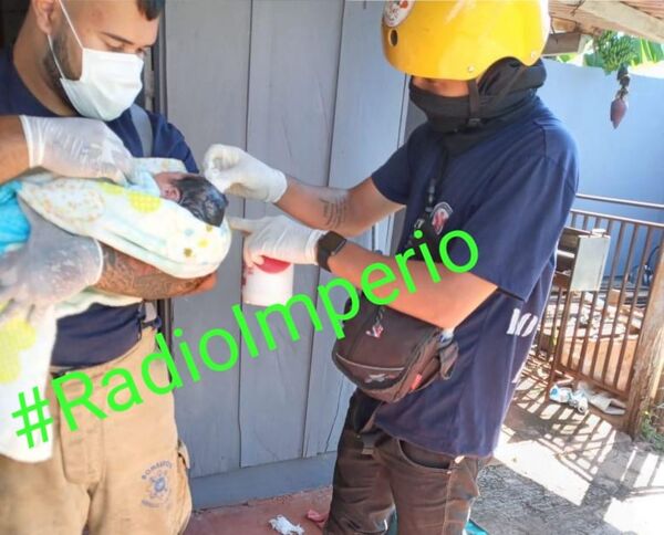 Mujer dio a luz a su bebé en su vivienda cuando se disponía a bañarse - Radio Imperio