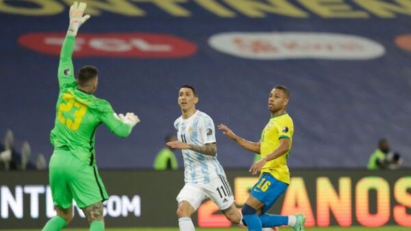 Renan Lodi buscó ayuda psicológica tras fallar vs. Argentina